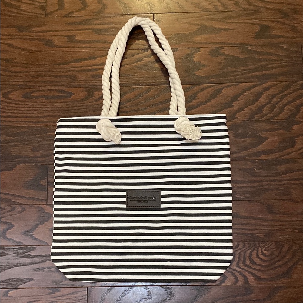 Threaded pear beach/tote bag Black/White Stripe NWT